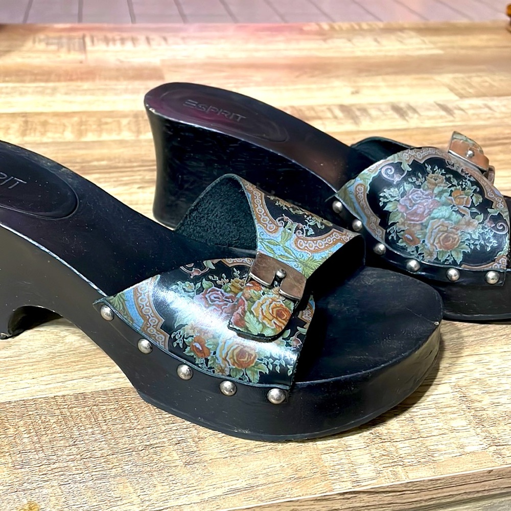 Platform sandals
